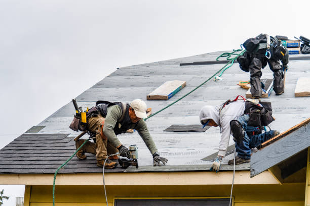 Professional Gutter Installation technician working in Elberon, VA